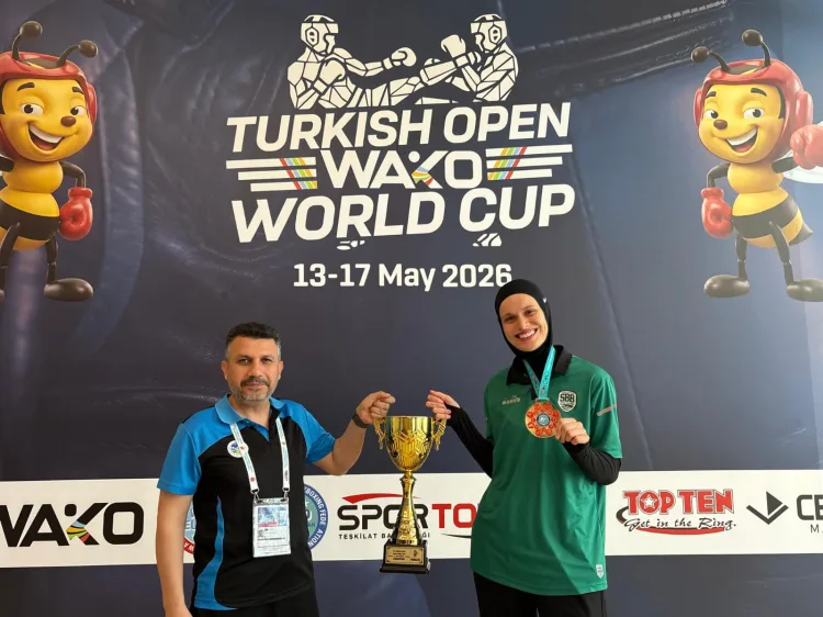 Sakarya Sporcuları, Arenada Şampiyonluk Yağmuruna Tutuldu!