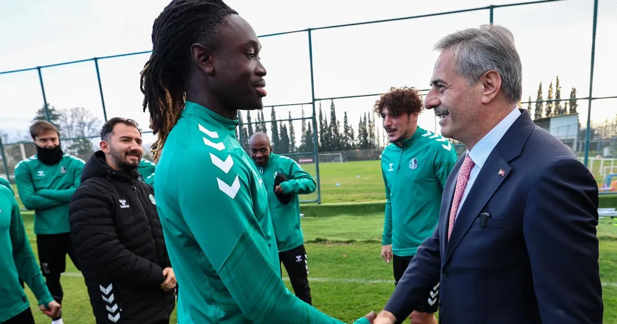 Sakaryaspor’a Destek: Vali ve Başkan’dan Moral