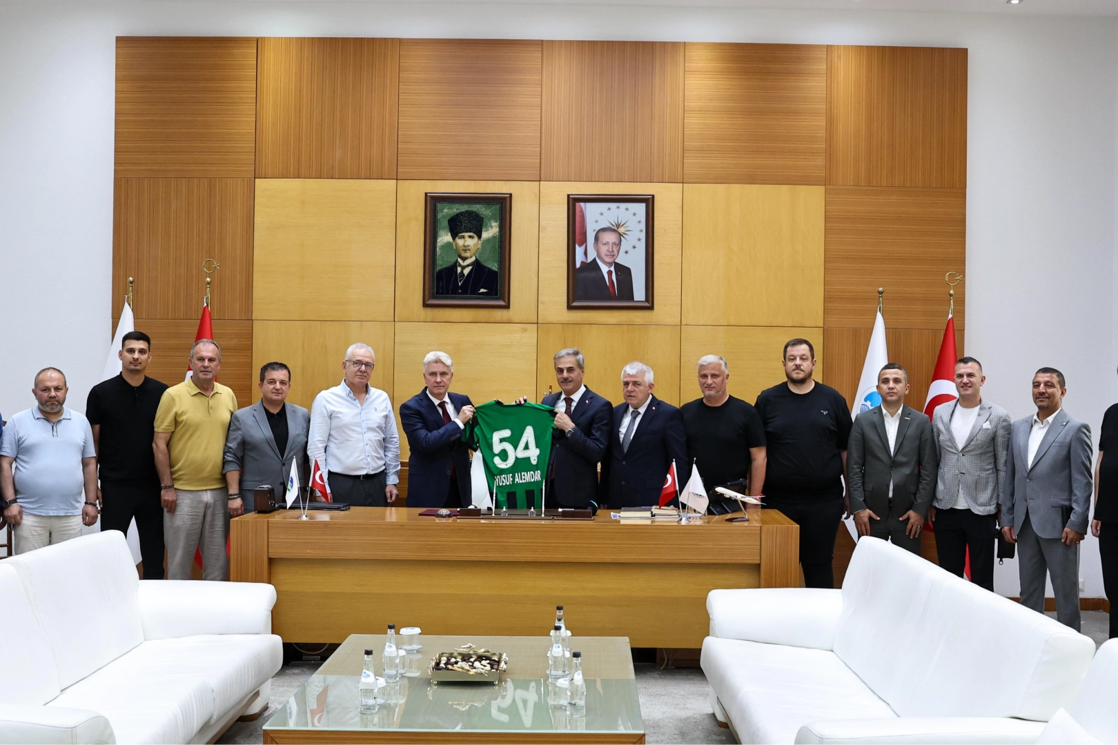 Sakaryaspor Yeni Yönetimi’nden Başkan’a Ziyaret