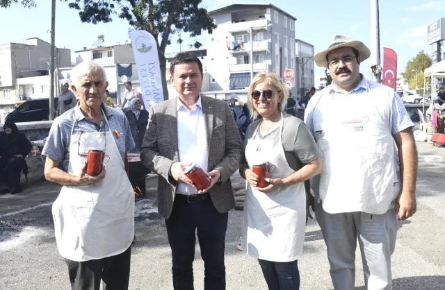 Salça Yapımı İmece Usulü Osmangazi’de Yaşatıldı