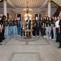 Şampiyon hentbolculardan Başkan Vekili Biba’ya ziyaret