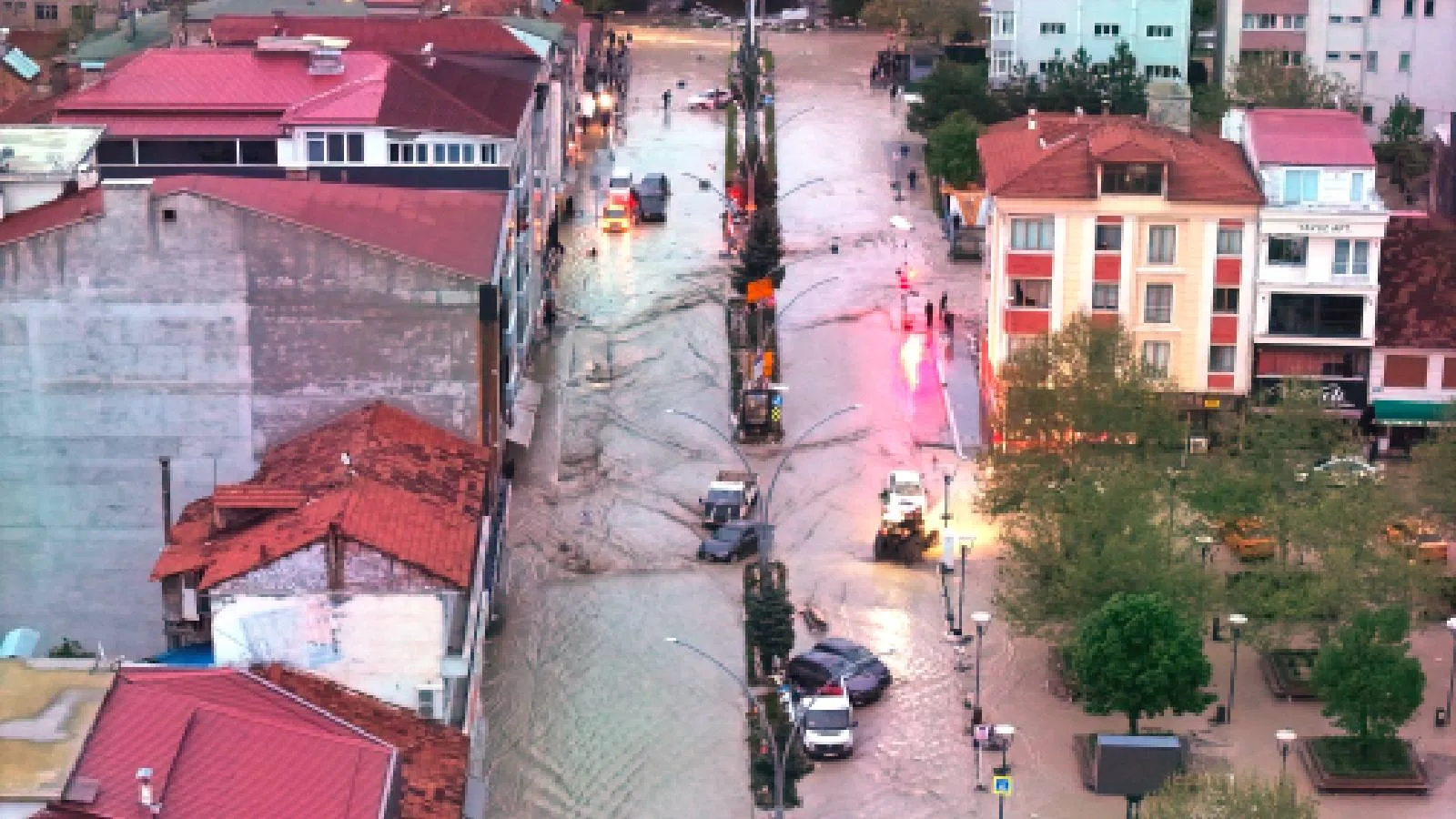 Samsun’da Sel: 12 Yaralı, Evler Sular Altında!