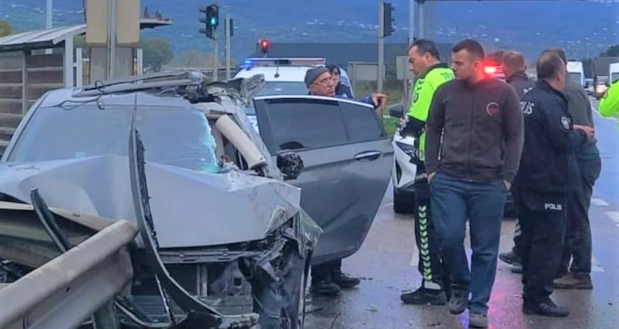 Samsun’da Trafik Kazası: 3 Yaralı Hastaneye Kaldırıldı