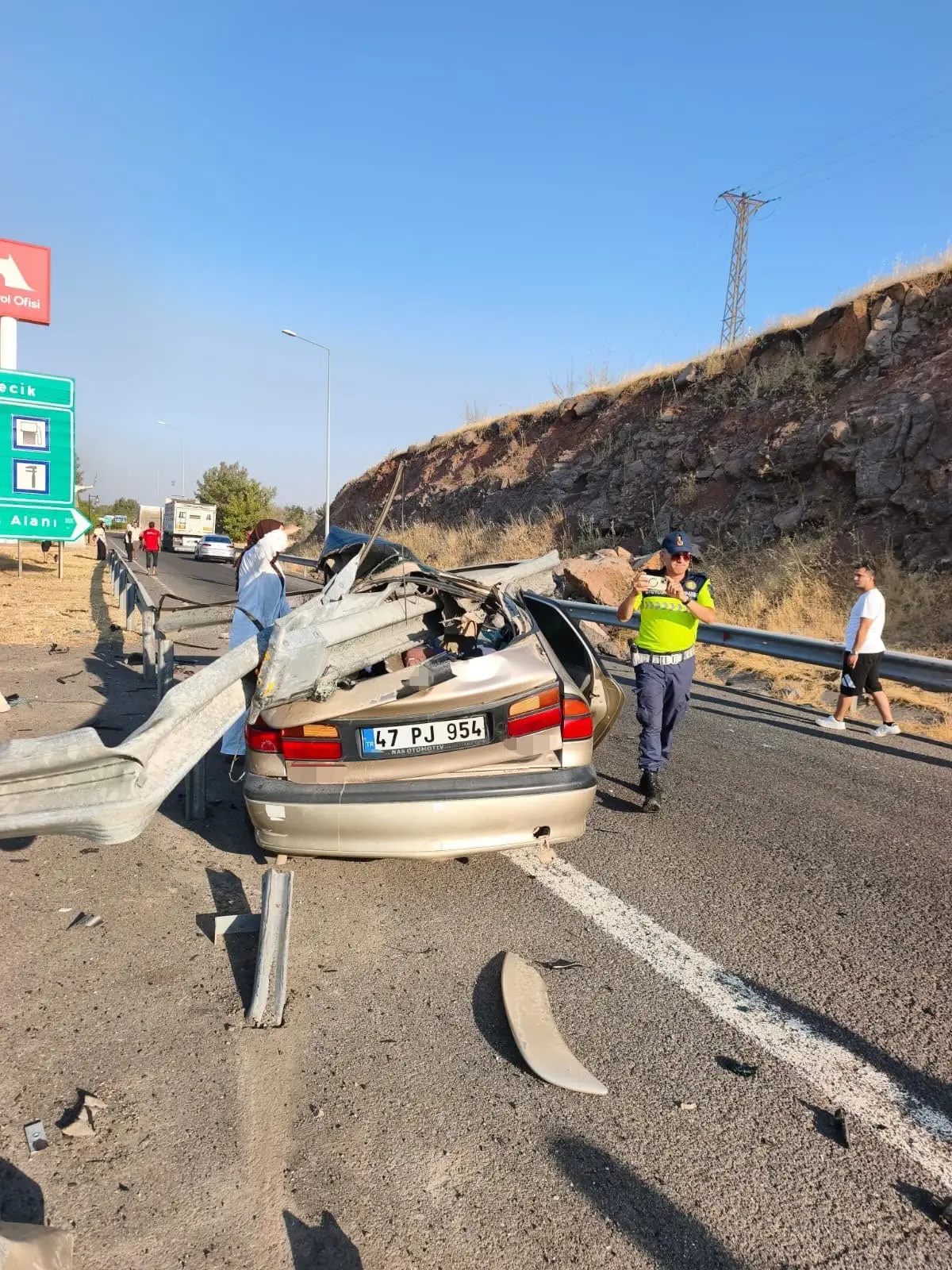 Şanlıurfa da korkunç kaza! 1 ölü 1 ağır yaralı 2