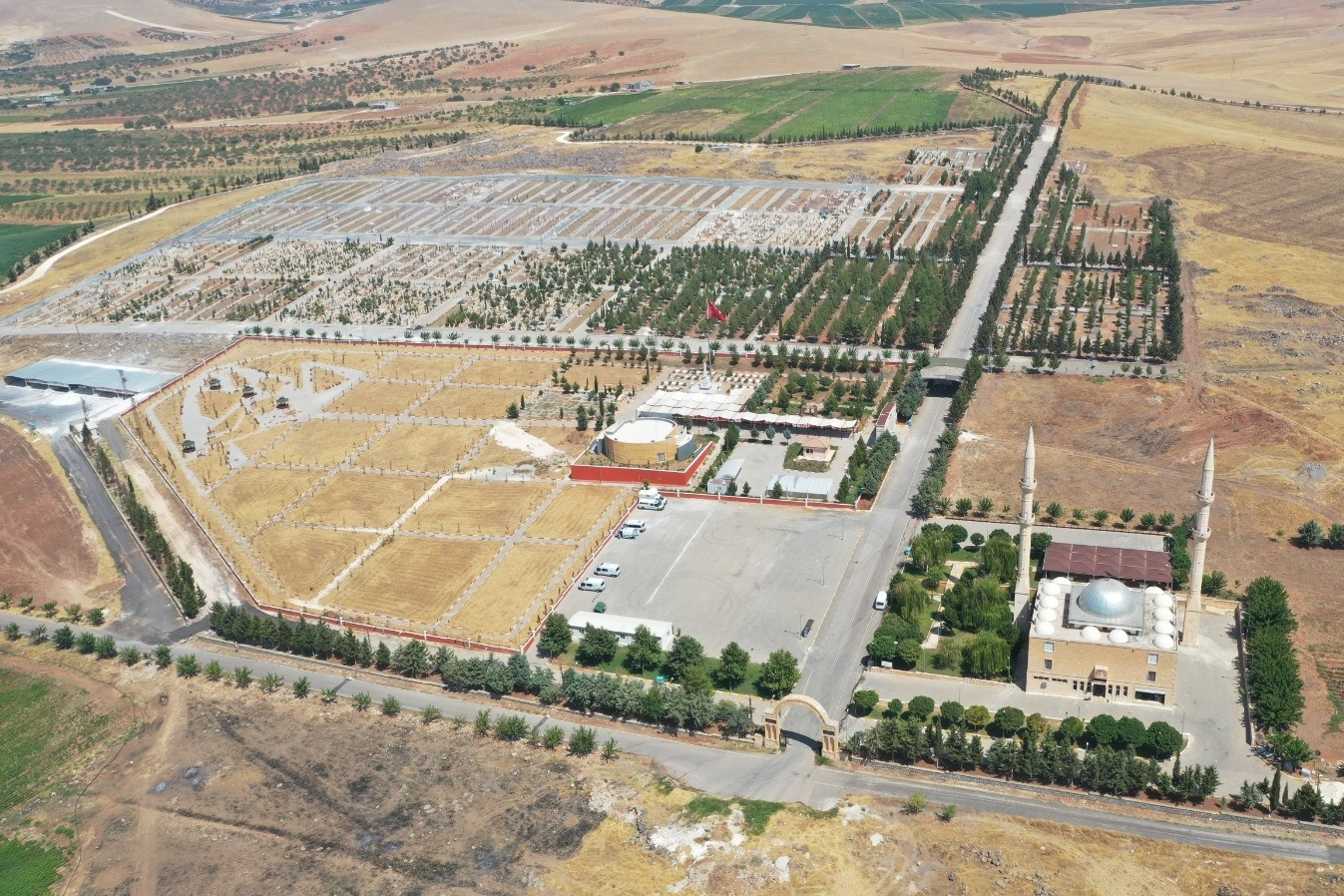 Şanlıurfa Mezarlığında Yol Yenileme Çalışmaları Başladı
