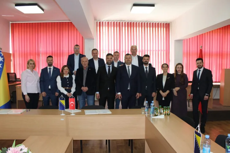 Saray ve Vares Arasında Kardeş Şehir Protokolü