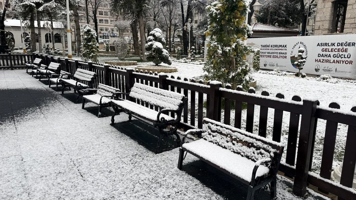 Şavşat’ta Kar Yağışı Nedeniyle Okullar Tatil!
