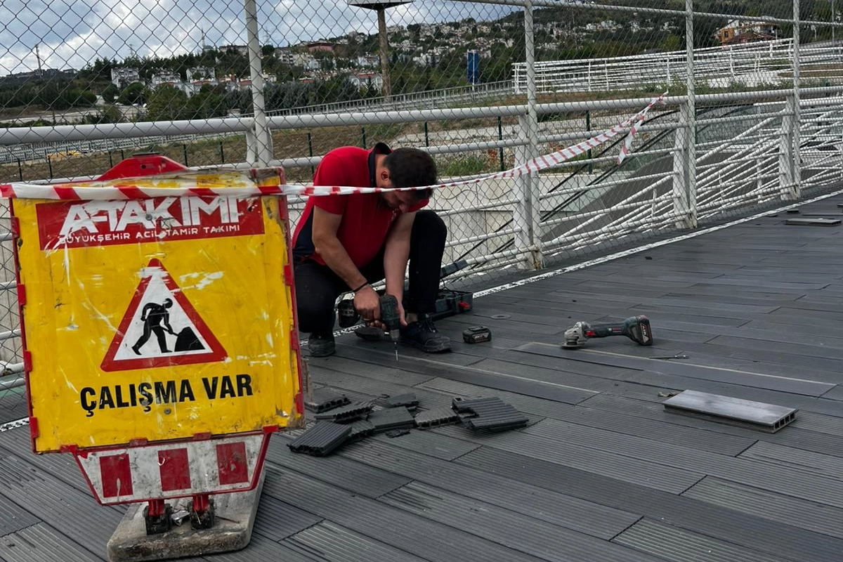Şehir Hastanesi Üst Geçidinde Bakım Çalışmaları!