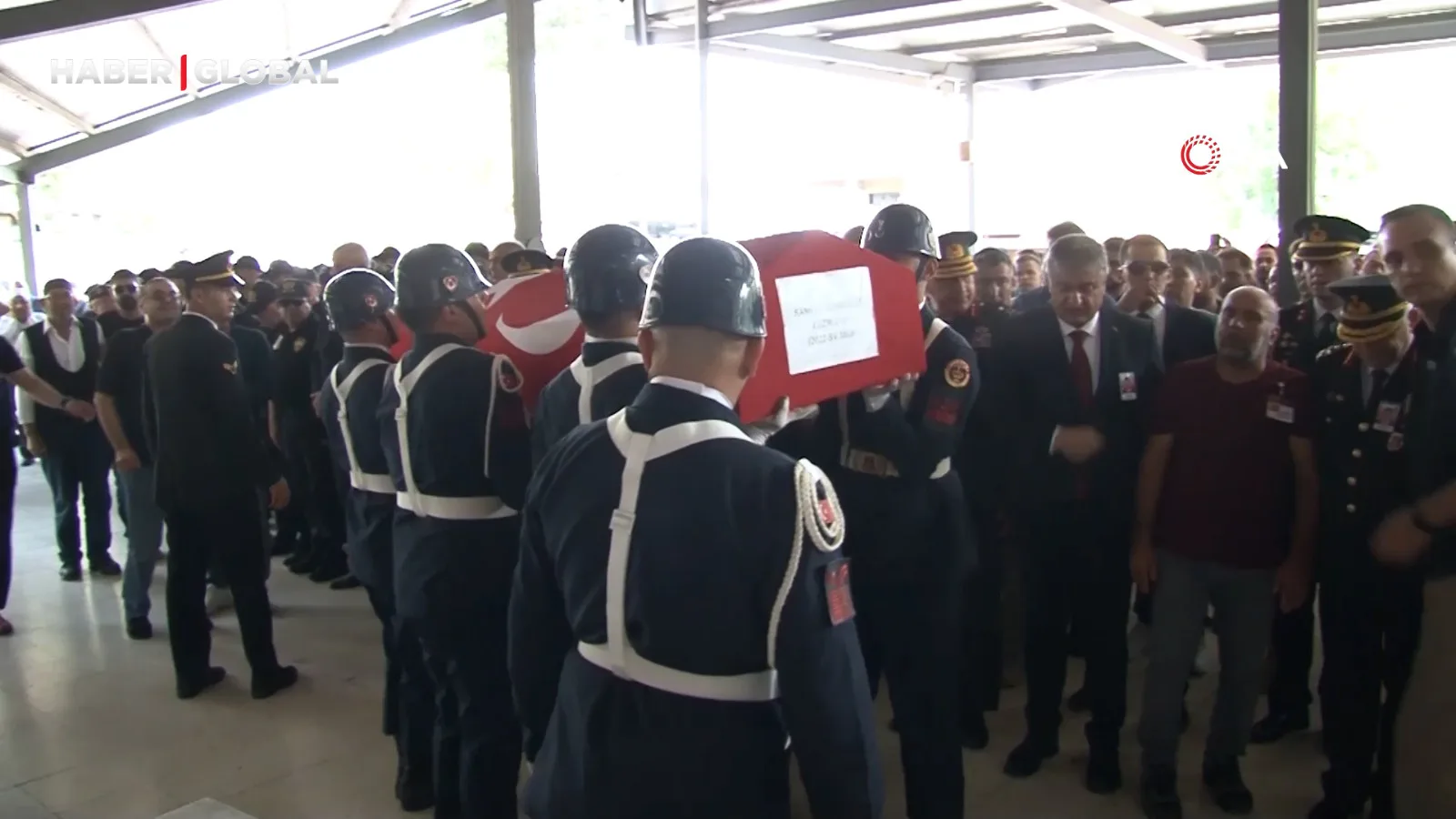 Şehit Babası, Oğlunun Tabutuna Koşarak Veda Etti