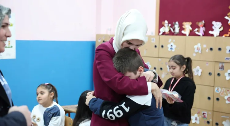 Şehit Çocuğunun İlk Karnesiyle Duygu Dolu Tören