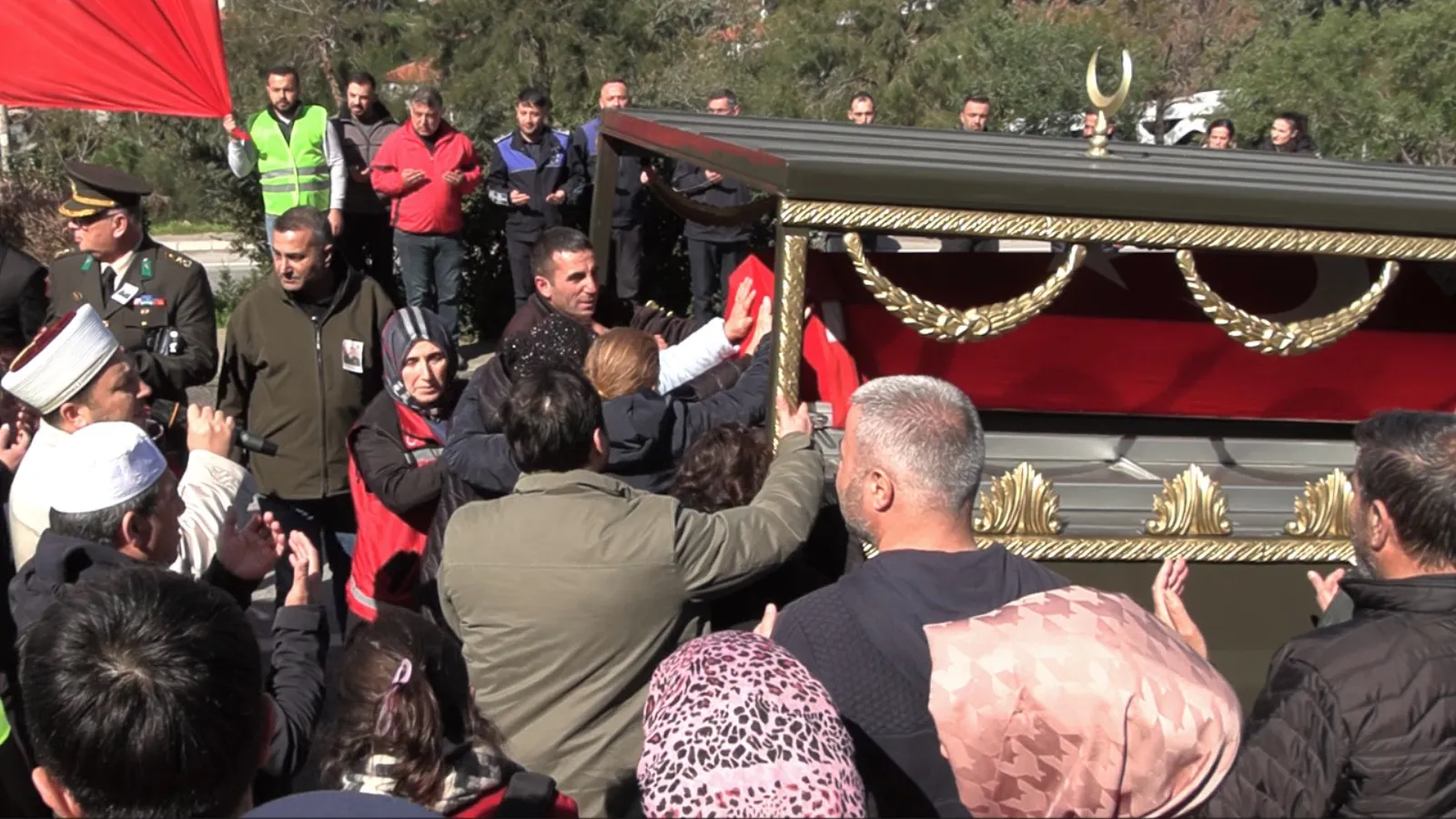 Şehit Pilot Binbaşı İbrahim Bolat, Son Yolculuğuna Uğurlandı