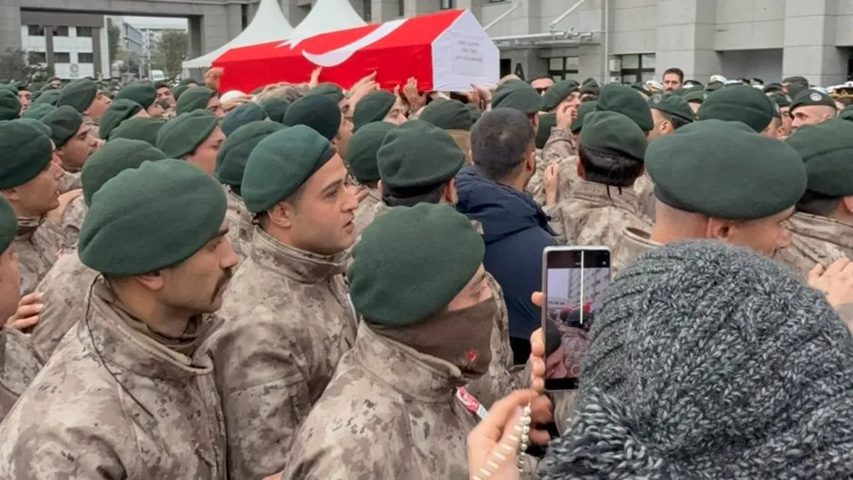 Şehit Polis Emre Albayrak Son Yolculuğuna Uğurlandı