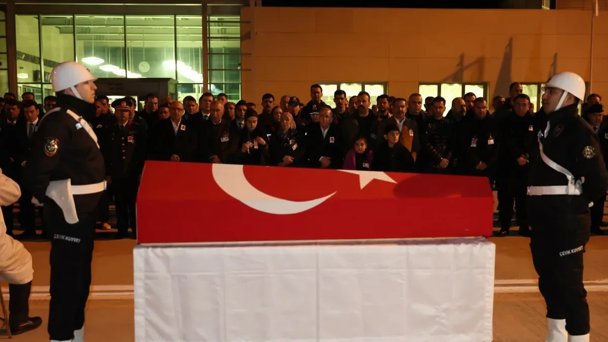 Şehit Polis Yalçın, Gözyaşlarıyla Uğurlandı