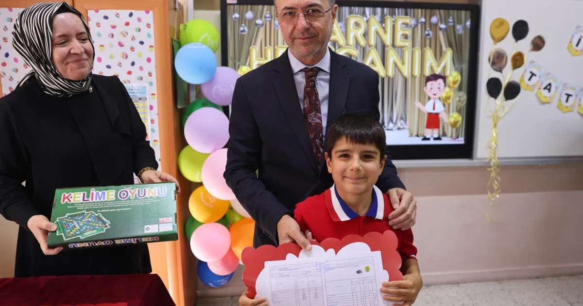 Selçuklu’da Karneler Dağıtıldı, Öğrenciler Sevinçte!