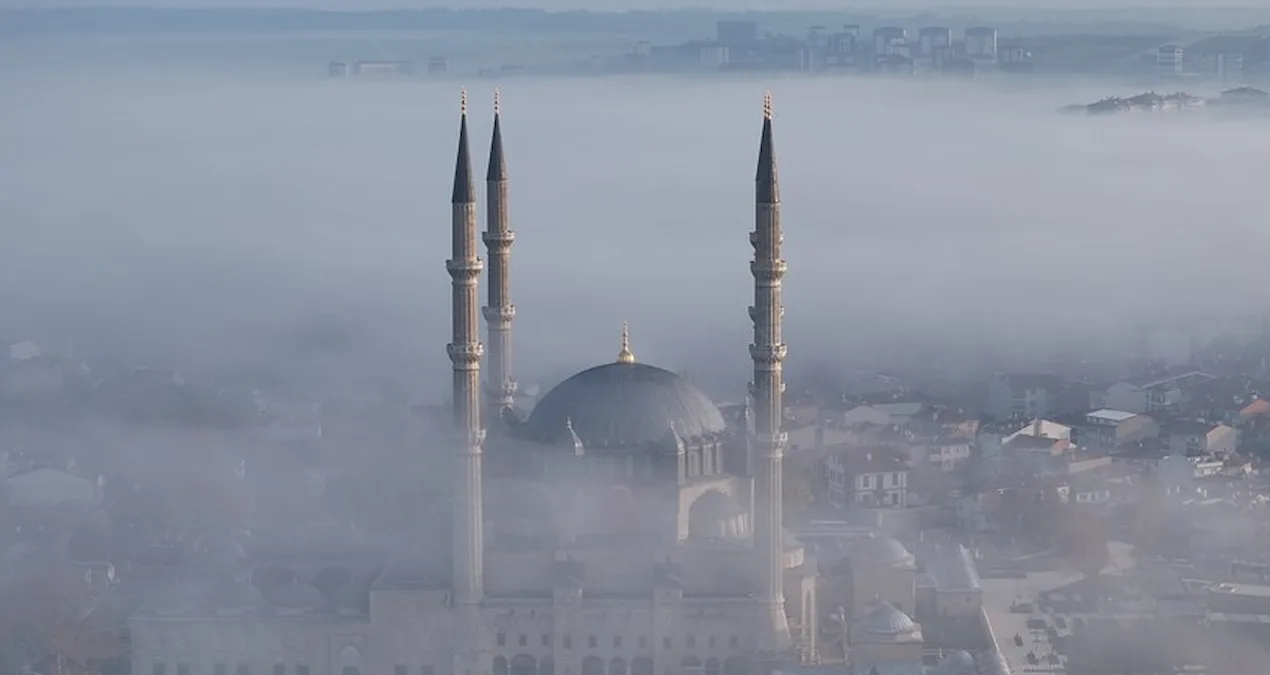 Selimiye Camii Sis Bulutlarıyla Büyüledi!
