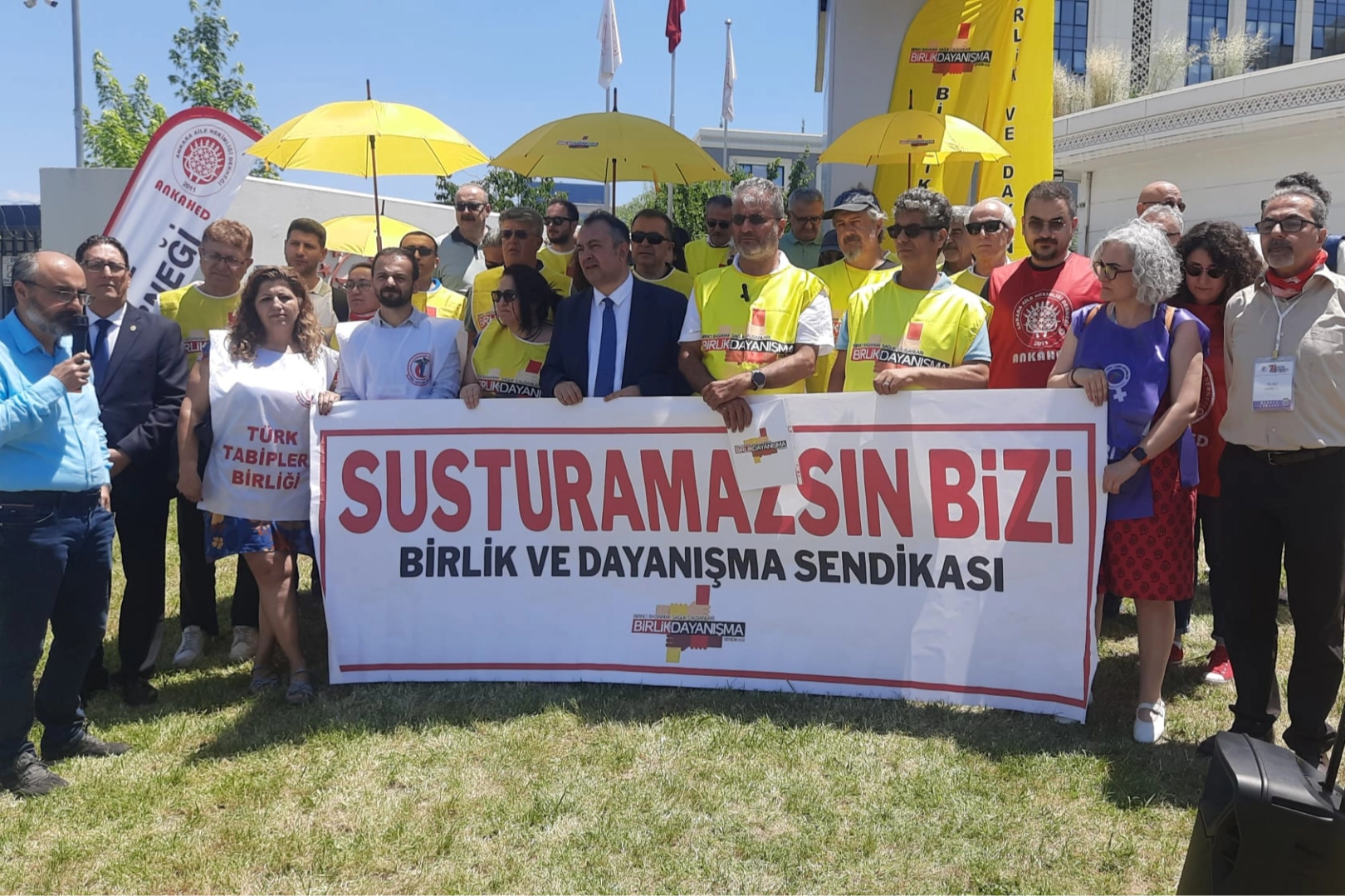 Sendikal Haklar İçin Mücadele Devam Ediyor!