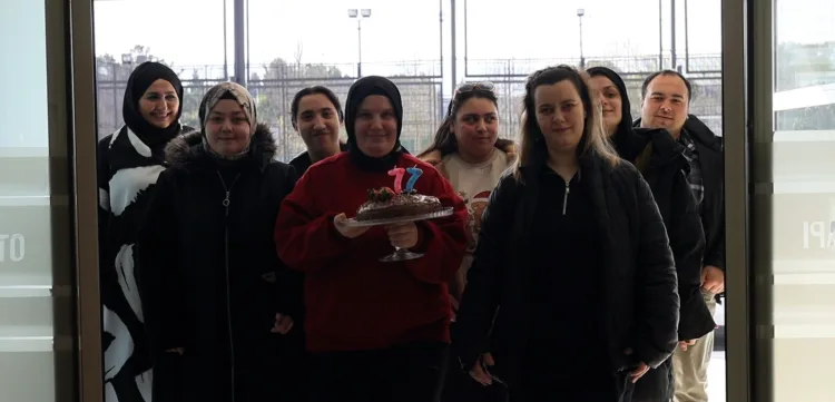 Senem Teyze’nin 77. Yaş Günü Sürprizle Kutlandı!