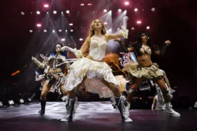 Manifest, Wembley Arena’daki İlk Konserinde Türkçe ve İngilizce Şarkılarla Coşturdu Manifest, Wembley Arena’daki İlk Konserinde Türkçe ve İngilizce Şarkılarla Coşturdu