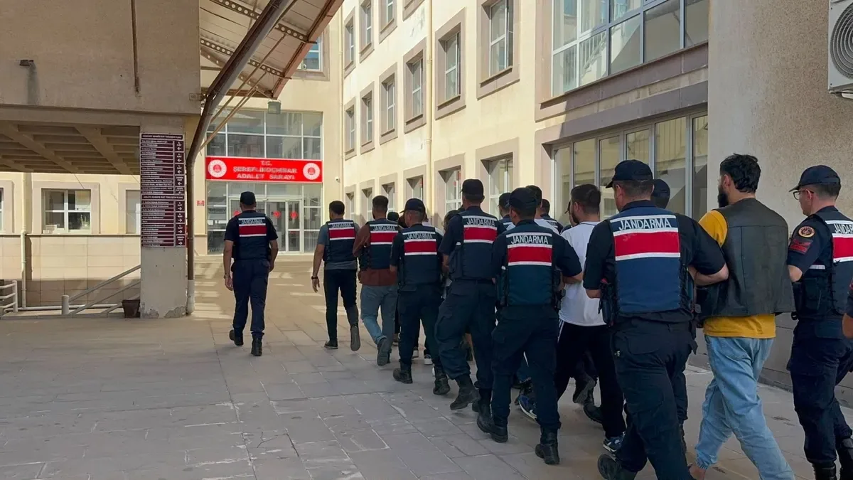 Şereflikoçhisar’da Uyuşturucu Operasyonu: 17 Gözaltı