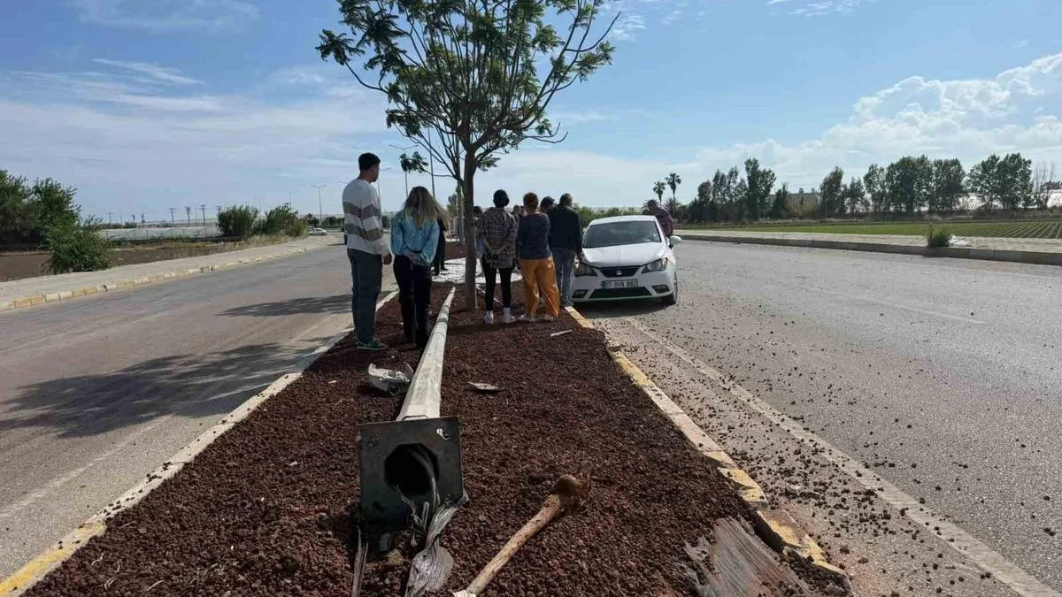 Serik’te Otomobil-Kamyonet Kazası: 7 Yaralı!