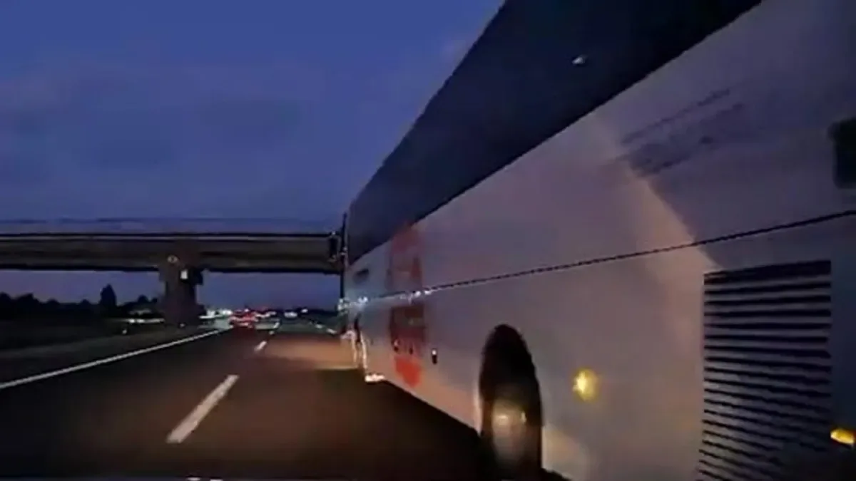 Şerit Değiştiren Otobüs Kazaya Neden Oldu!