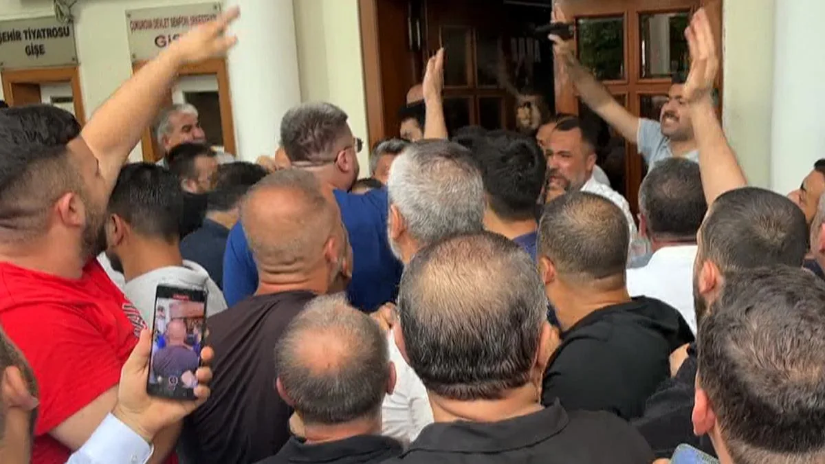Servisçiler, yeni plakalara karşı eylem yaptı!