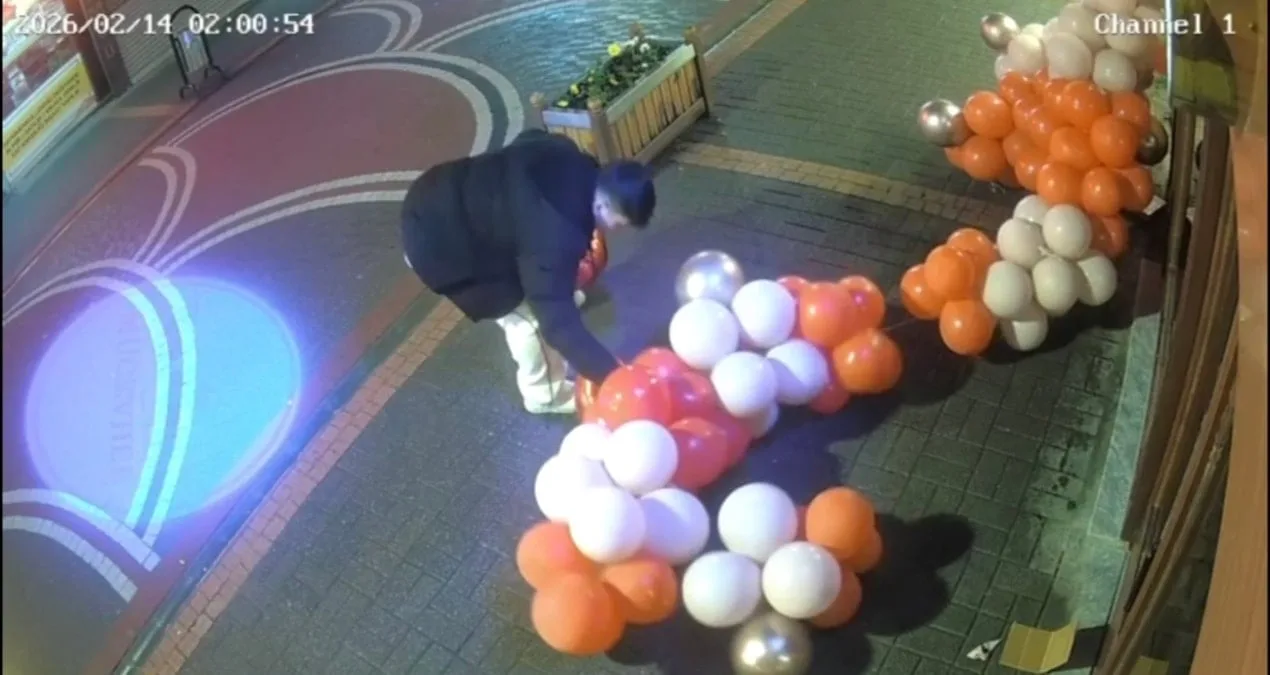 Sevgililer Günü Balonlarına Vandalizm Şoku!