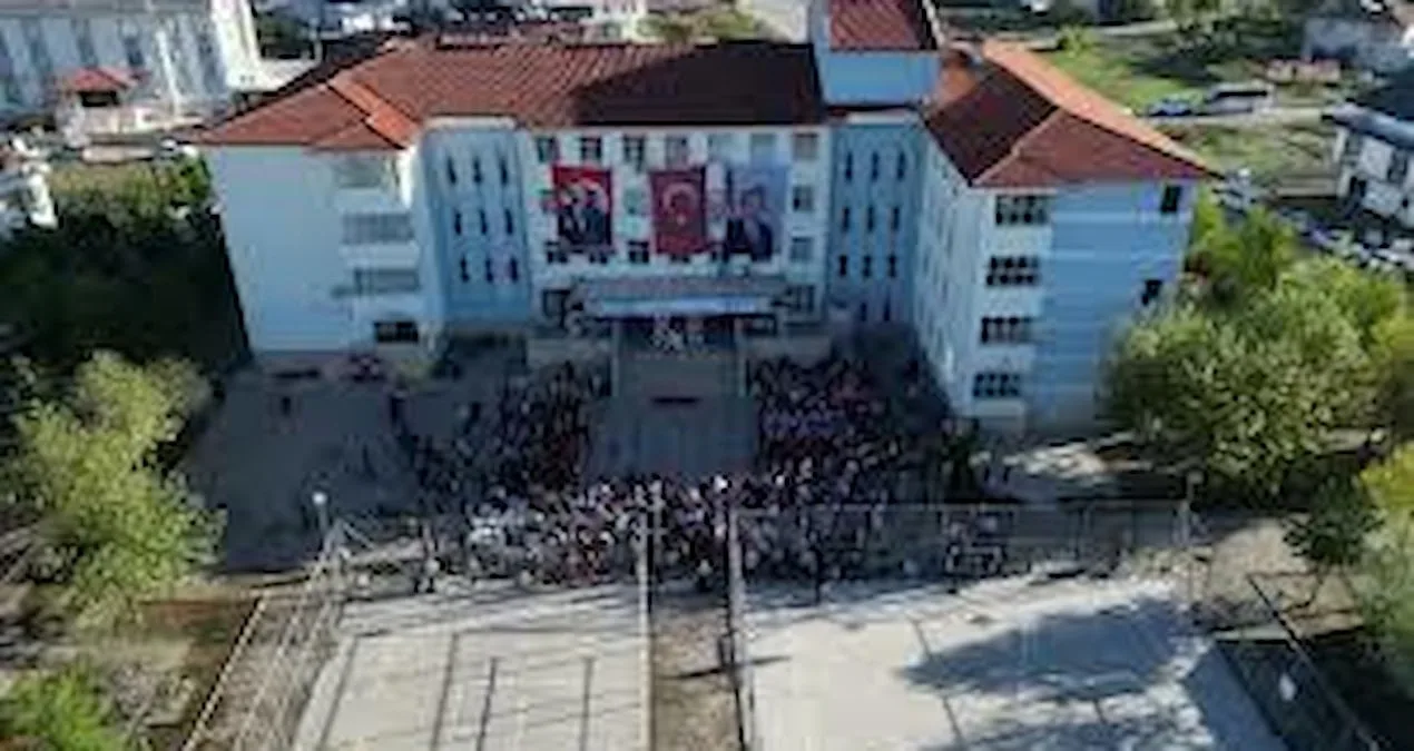 Seydikemer’de Okulda Gıda Zehirlenmesi Şüphesi