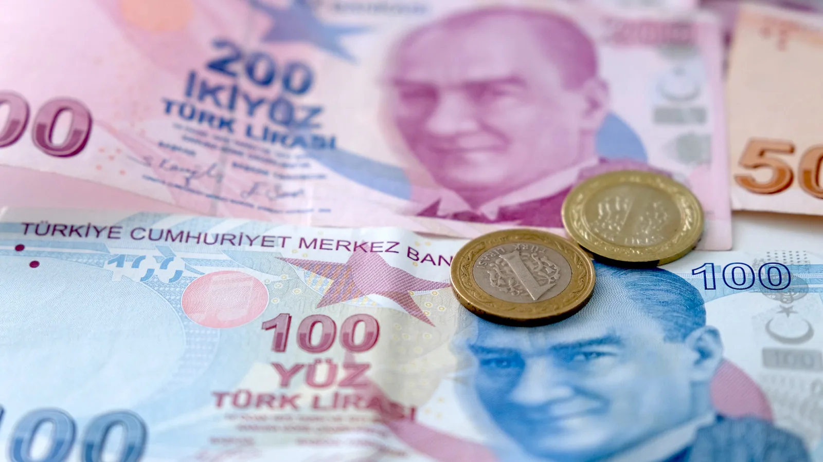 SGK Uzmanı: Emekli İkramiyesi 15.000 TL Olmalı!
