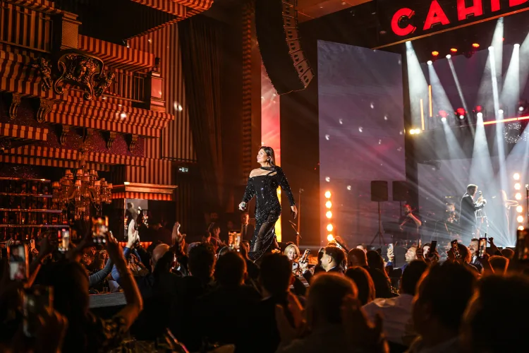 Sibel Can, İstanbul’da Unutulmaz Bir Gece Yaşattı!