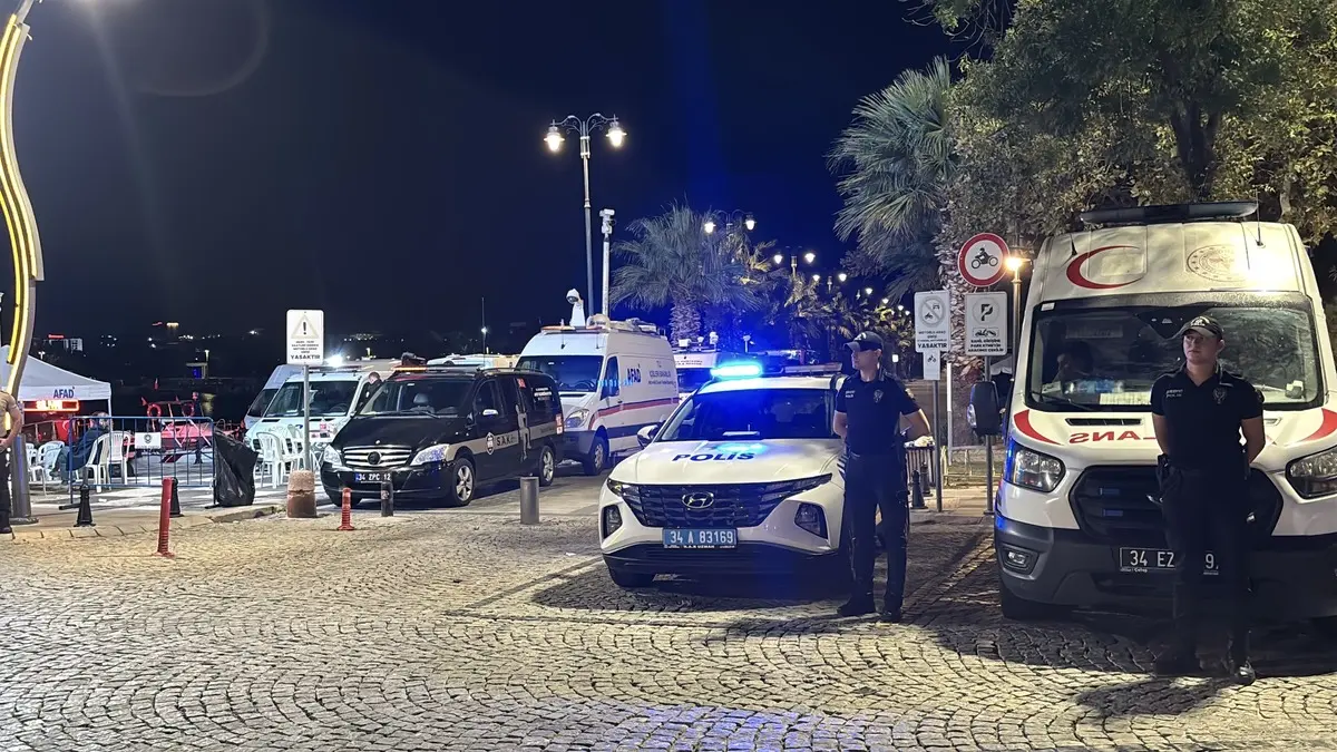 Gemi kazası sonrası tüm gözler orada! Ara verilmeden gece boyu sürdü 2