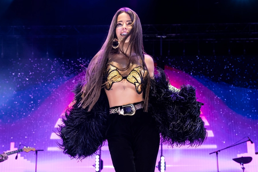 Simge’den Sezen Aksu’ya Özel ‘Sen Ağla’ Performansı!
