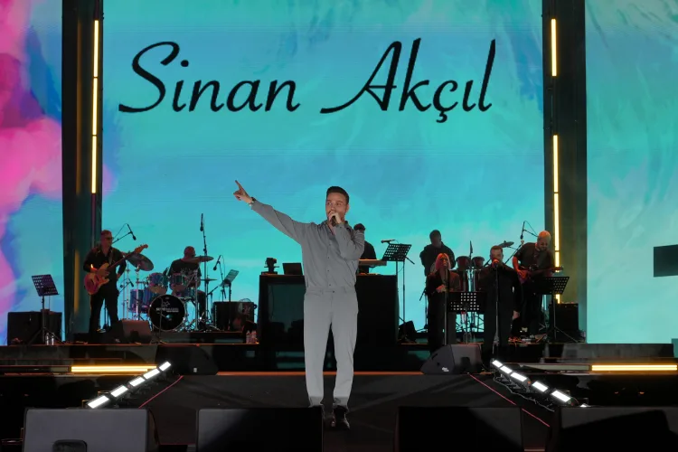 Sinan Akçıl, Erzurum’da Coşkulu Bir Konser Verdi!
