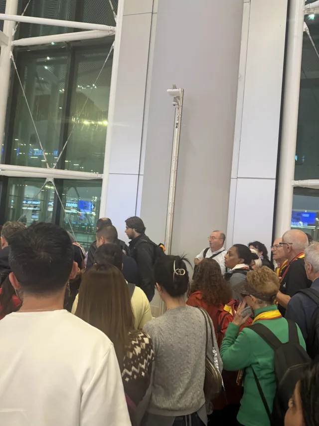 Sinan Akçıl Havalimanında Yaşanan Kaosun Ardından İsyanda Bulundu