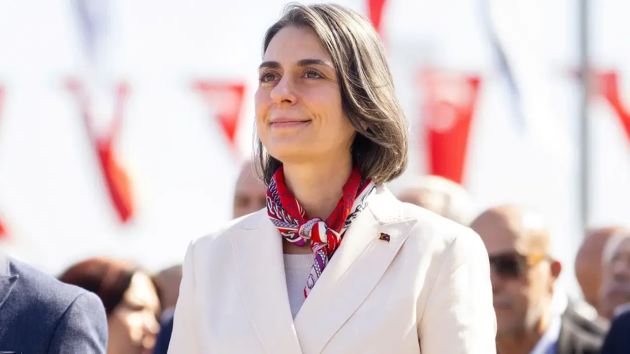 Sinem Dedetaş’tan cesur mesaj: “Boynunuz bükülmesin”