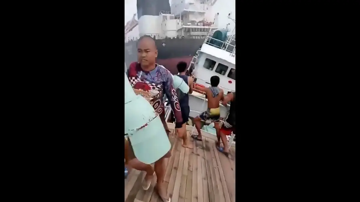Singapur da korkunç gemi kazası! Yaşanan can pazarı kamerada 4