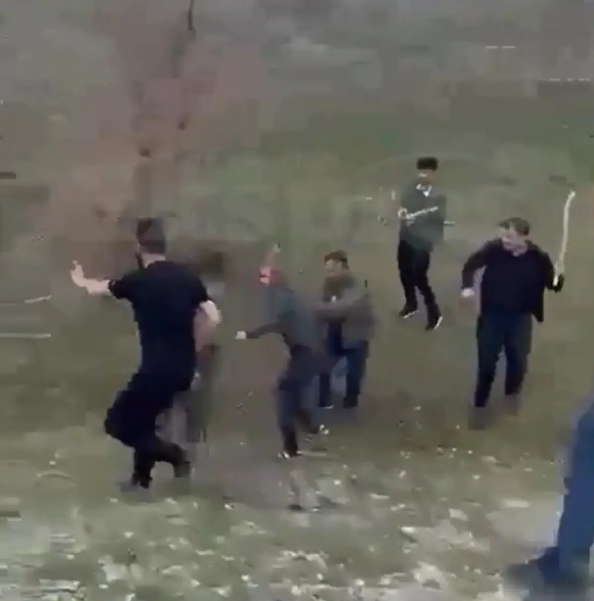 Meydan muharebesi gibi kavga! 30 yaralı var... 2
