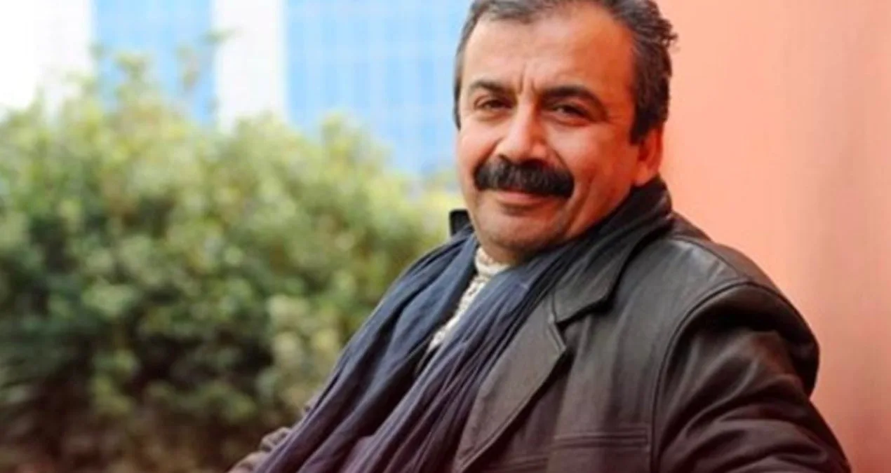 Sırrı Süreyya Önder Hayatını Kaybetti, Siyaset Sarsıldı