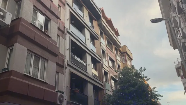 Şişli’de bir hafta önce sevgilisinden ayrılan 25 yaşındaki genç, yatağında ölü bulundu