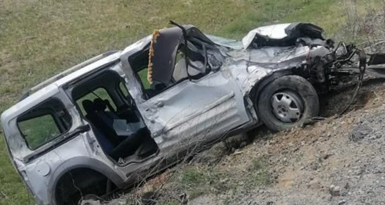 Sivas’ta Trafik Kazası: Sürücü Hayatını Kaybetti