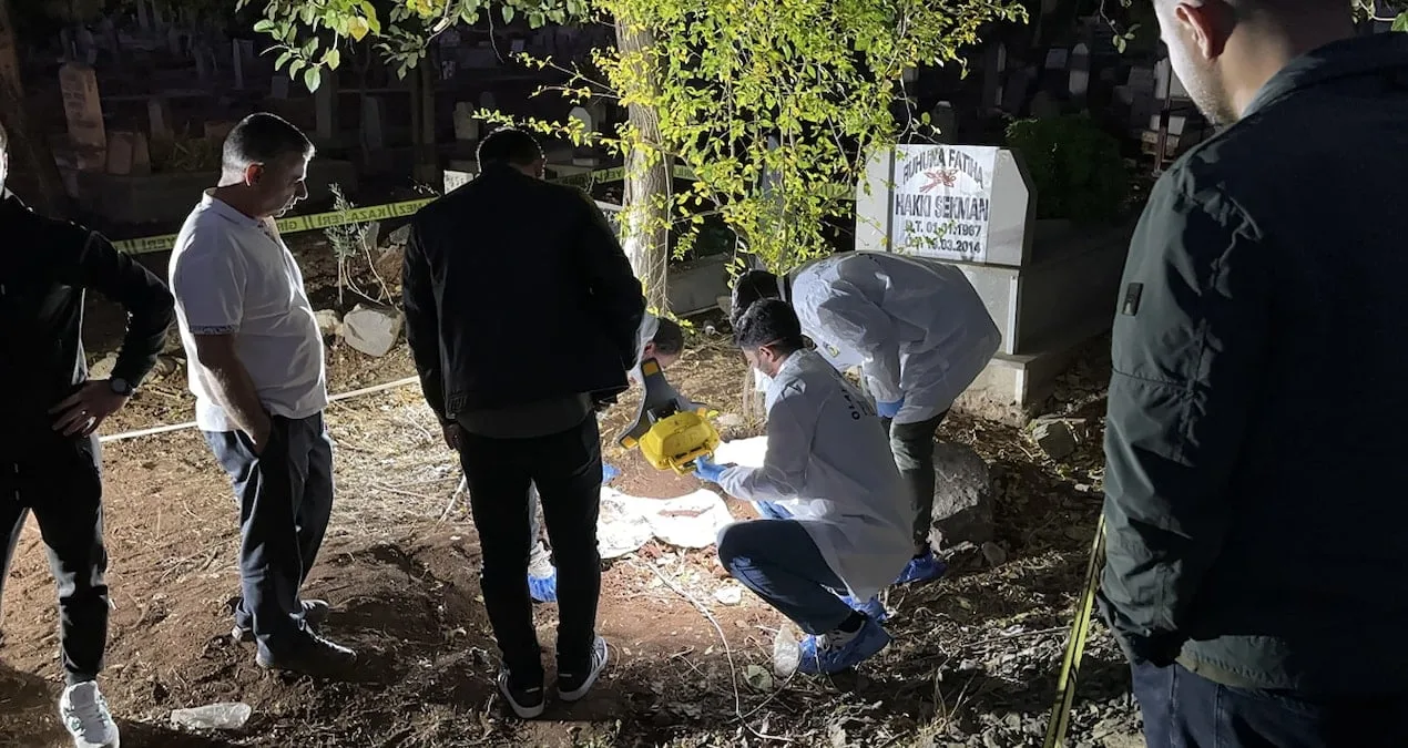 Siverek’te Mezarlıkta Bulunan Bebek Cesedi Şok Etti!
