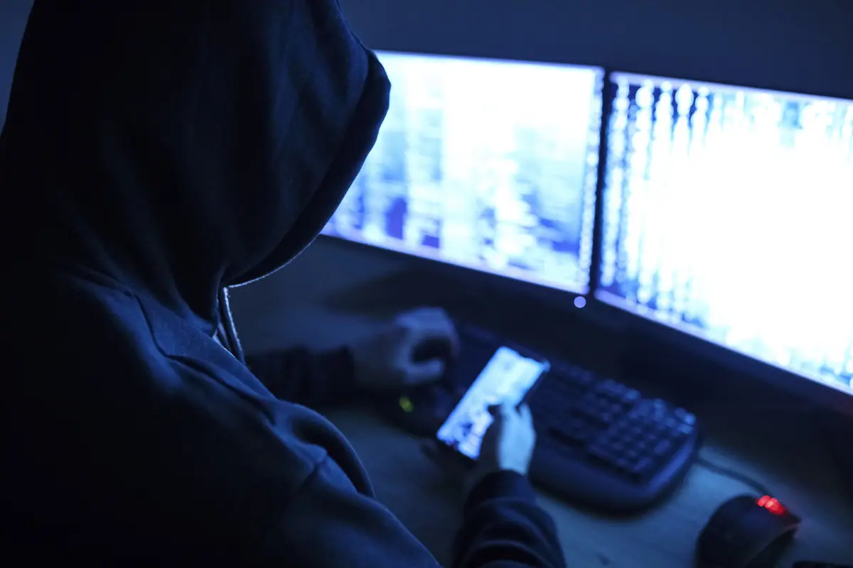 Siyah şapkalı hacker çetesi çökertildi: uyuyan hesaplar hortumlanıyor, milyonlarca kişi verilerini kaybediyor.