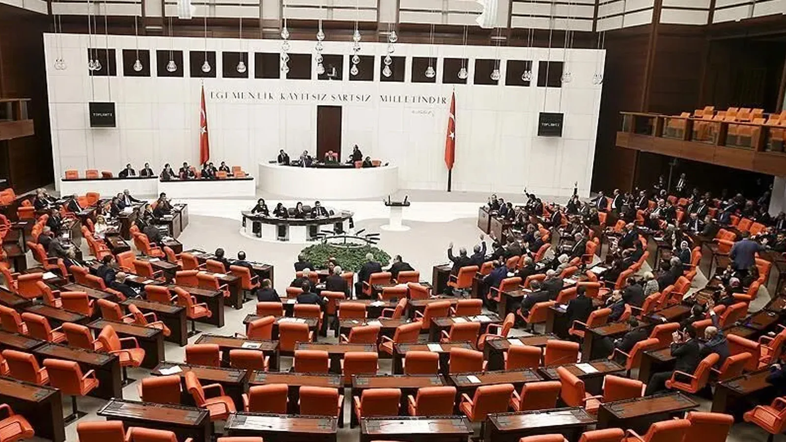 Siyasetçilerin Geçmiş Meslekleri Şaşırtıyor!