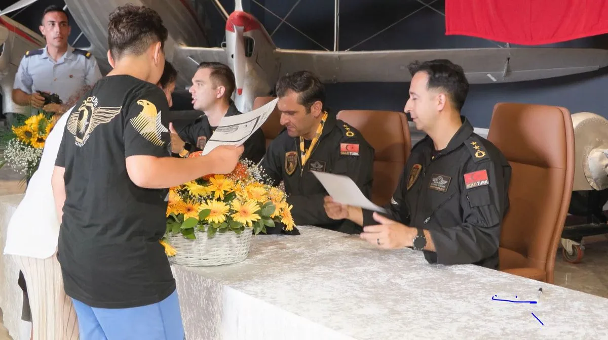 SOLOTÜRK’ten Zafer Bayramı’nda Heyecan Verici İmza Günü