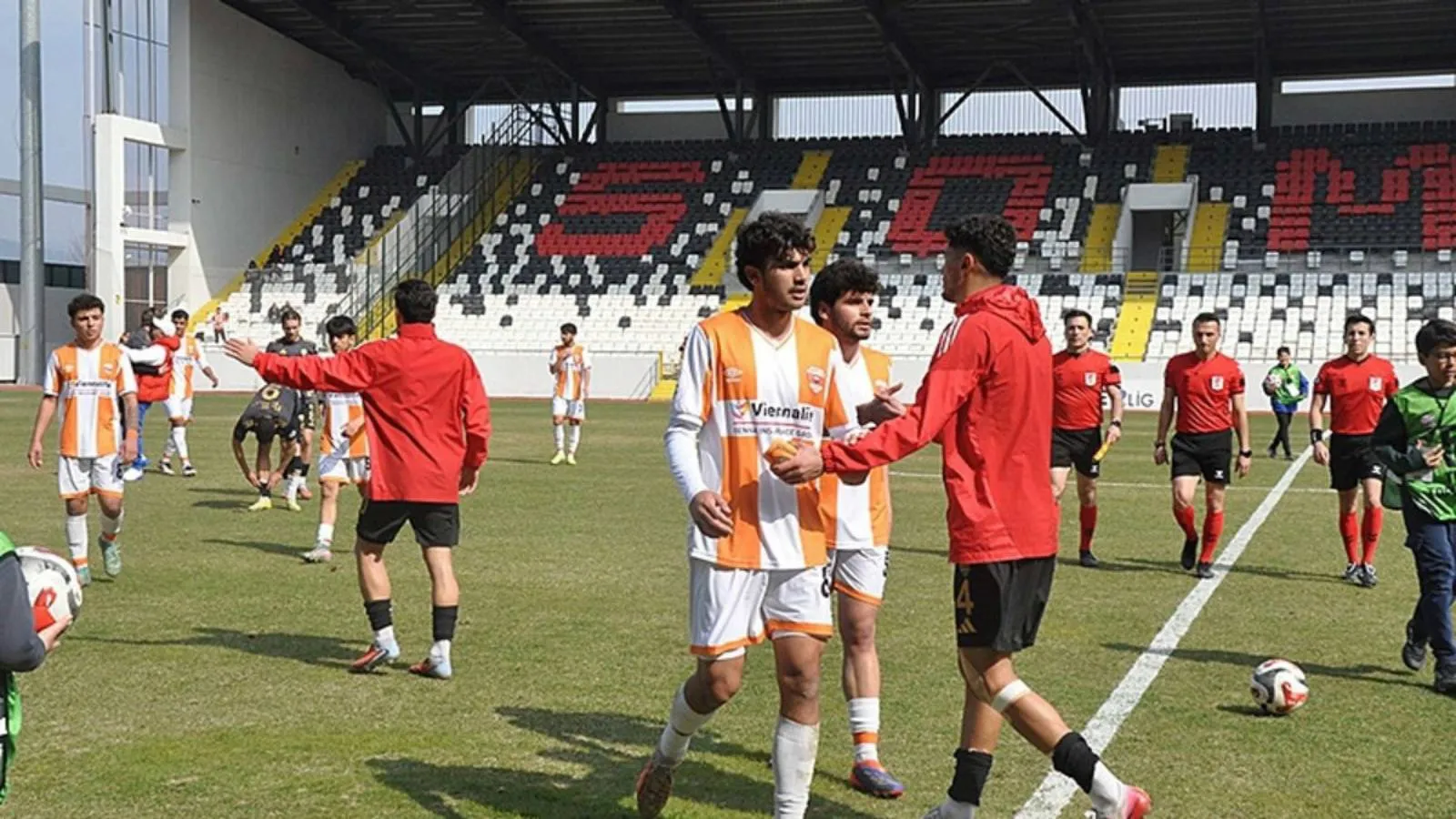 Somaspor, Adanaspor’u 5-0 ile küme düşürdü!