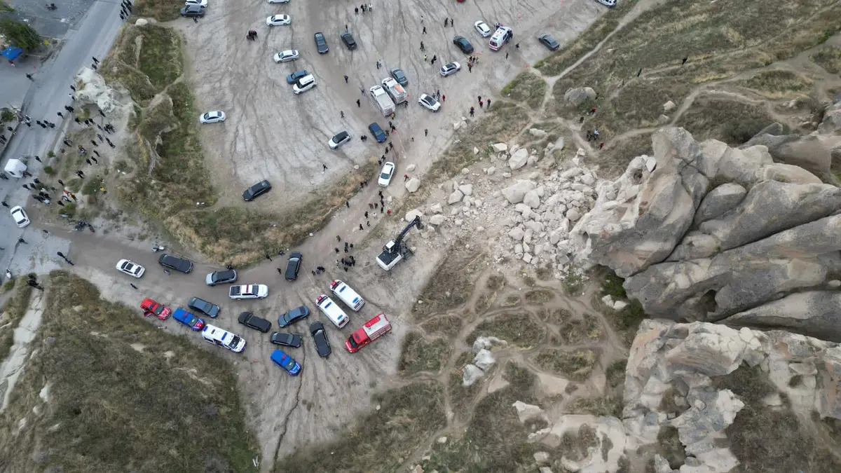 Son dakika | Kapadokya da peribacası çöktü: Can kaybı 3 e yükseldi! Nedeni belli oldu, ilk görüntüler geldi 1
