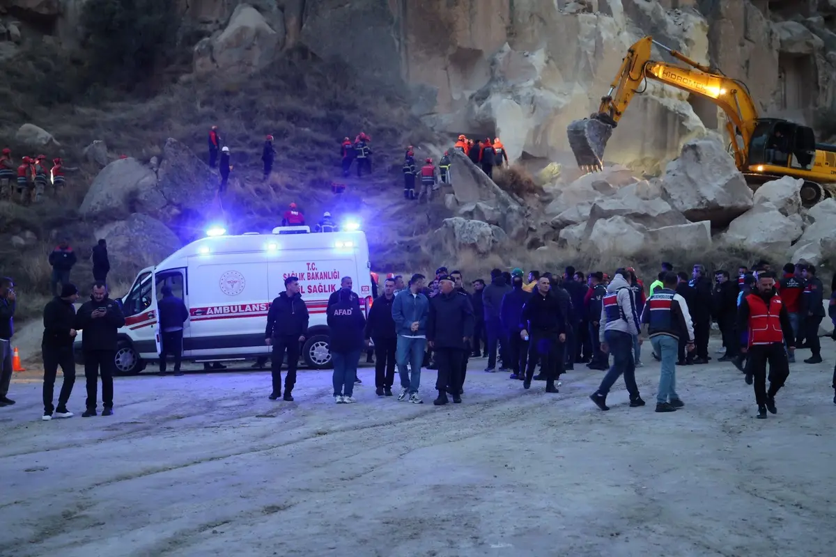 Son dakika | Kapadokya da peribacası çöktü: Can kaybı 3 e yükseldi! Nedeni belli oldu, ilk görüntüler geldi 2