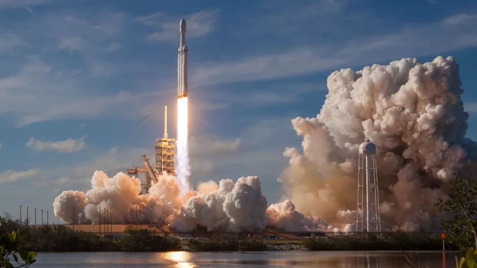 SpaceX Roketi Ay’a Çarptı, Yeni Krater Görüntülendi
