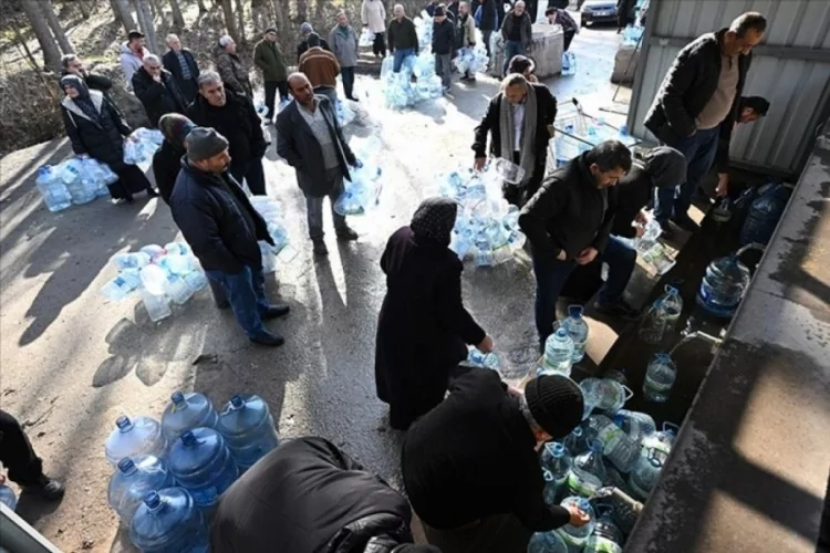 Su Kesintileri Vatandaşları Çeşmelere Sırtladı!