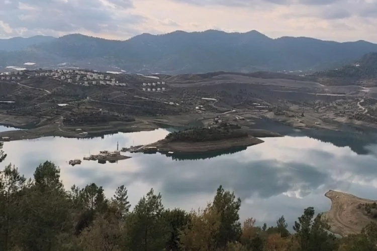 Sular Altında Kalan Geçmiş: Minare Dimdik Ayakta